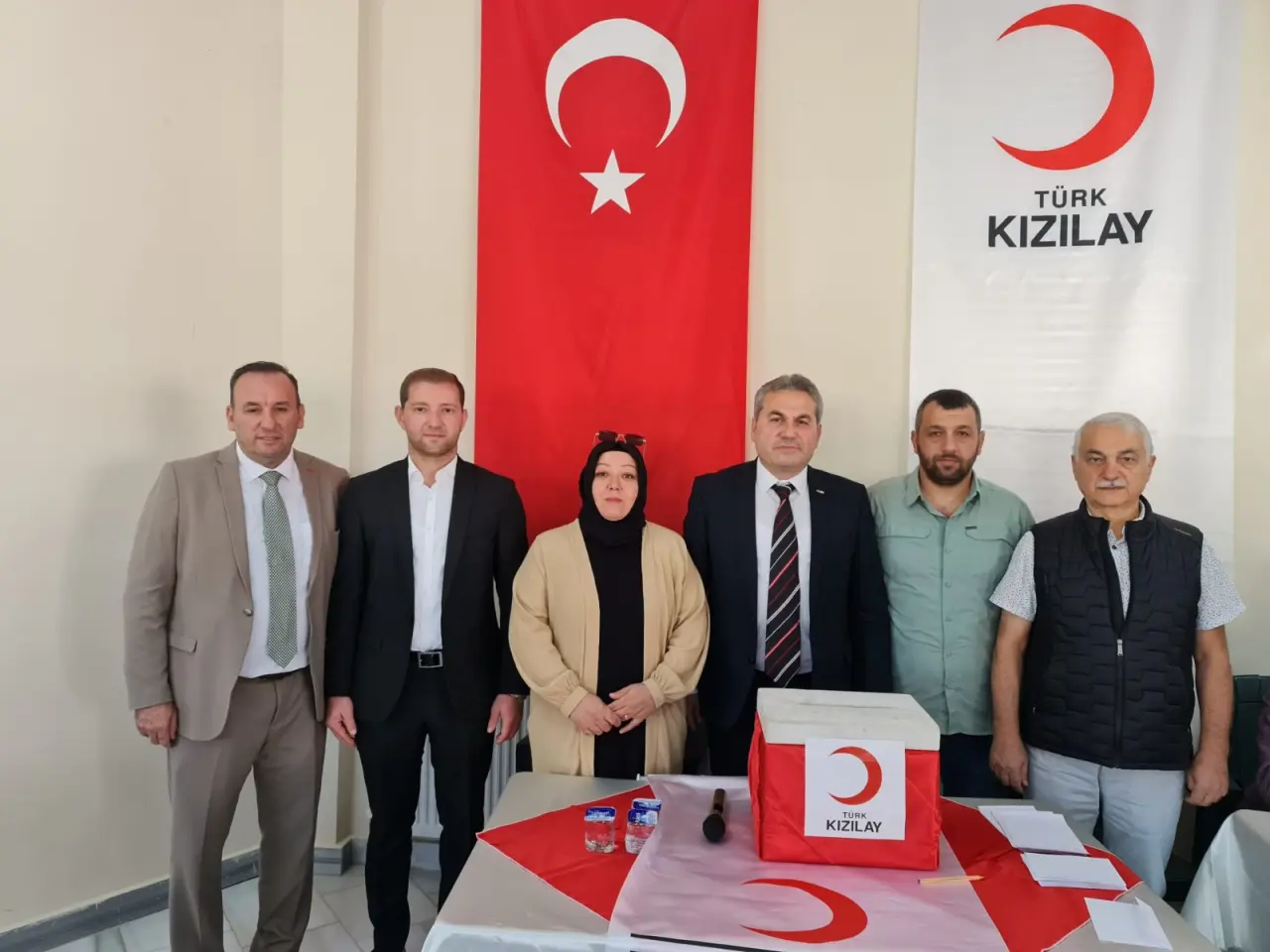 Haber: Kızılay’a Siyaseti sokan Başkana istifa tepkisi - Öne Çıkan