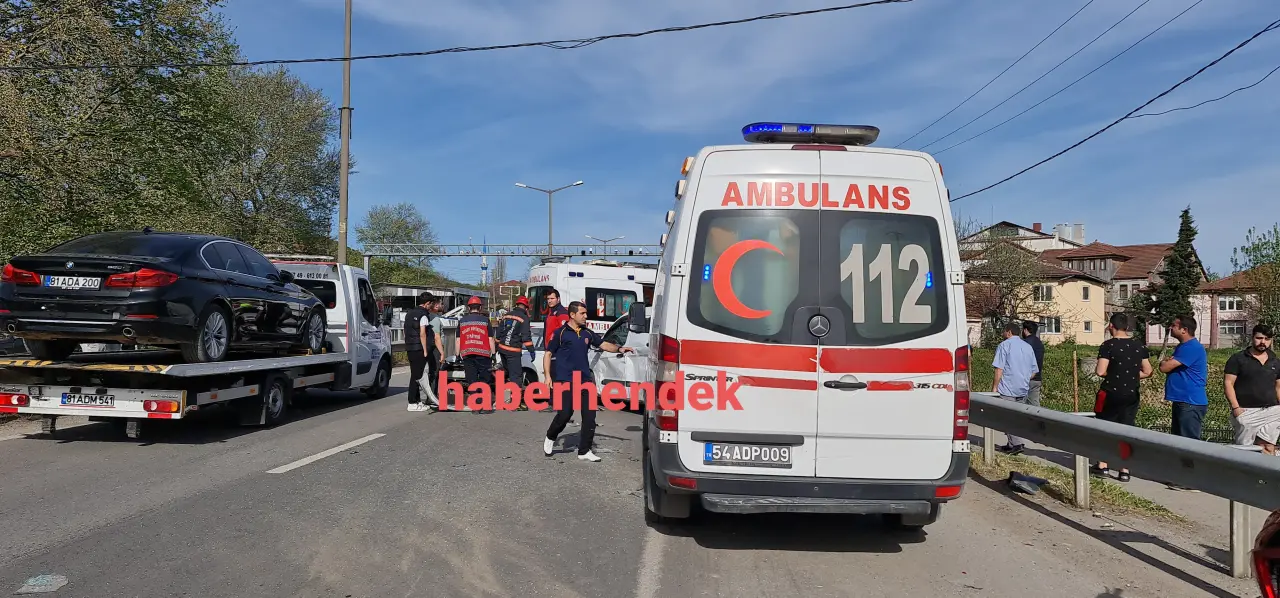 Haber: Üç aracın karıştığı kazada 4 kişi yaralandı  - Galeri-1