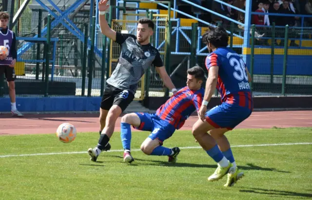 Hendekspor Bayram Tatiline girdi