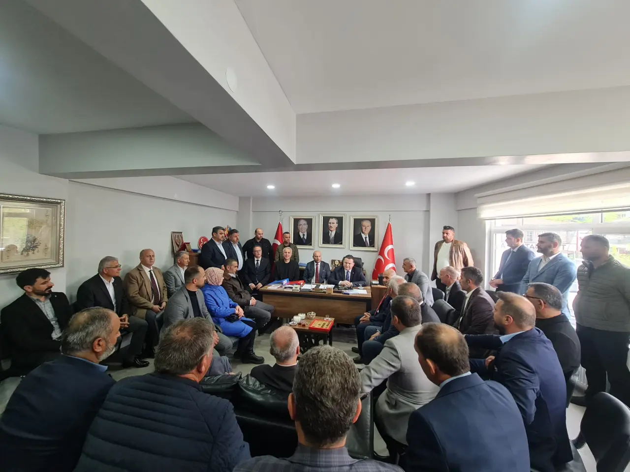 Haber: Muhtarlardan MHP’ye Bayram ziyareti - Galeri-2