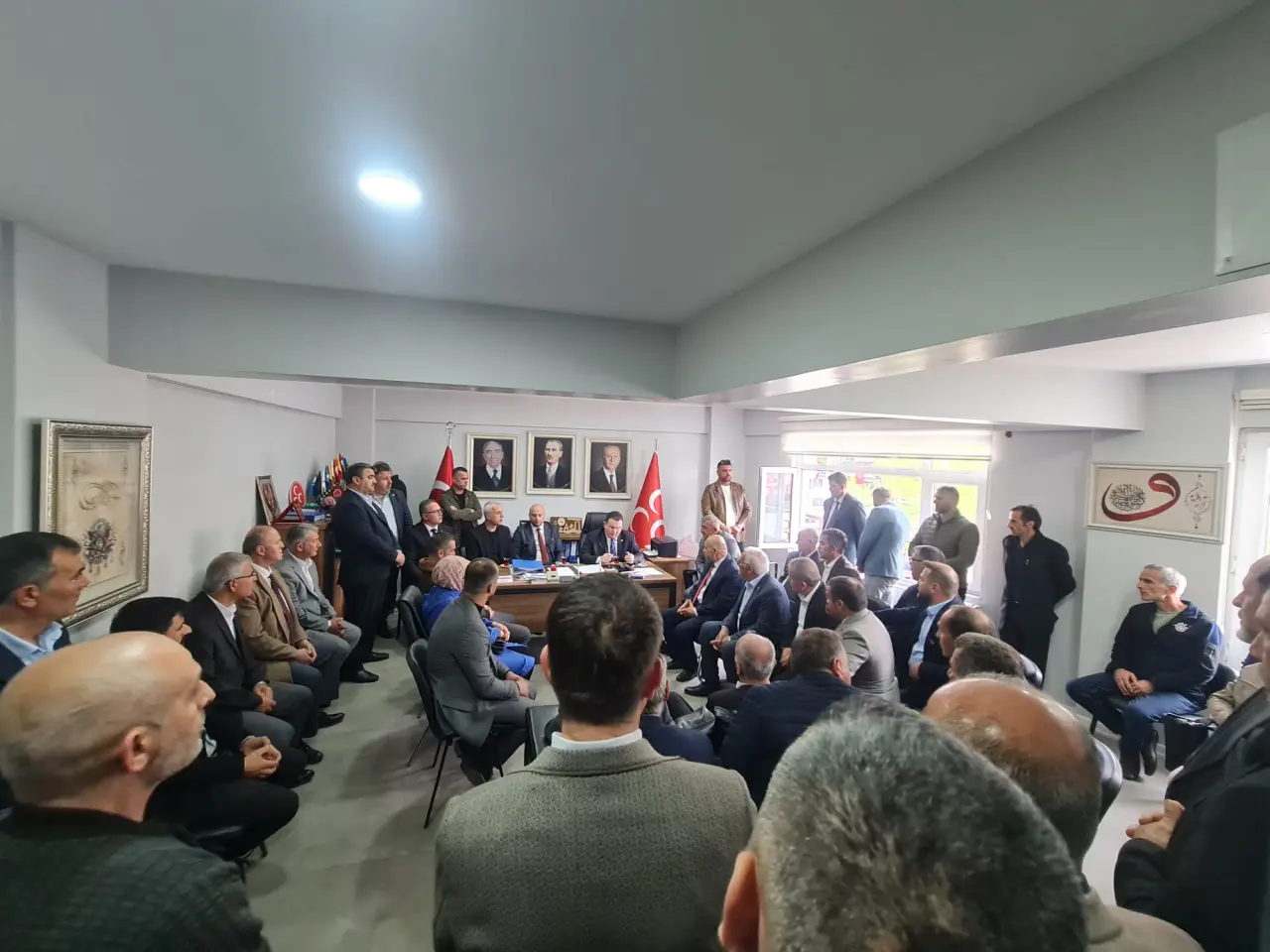 Haber: Muhtarlardan MHP’ye Bayram ziyareti - Galeri-1