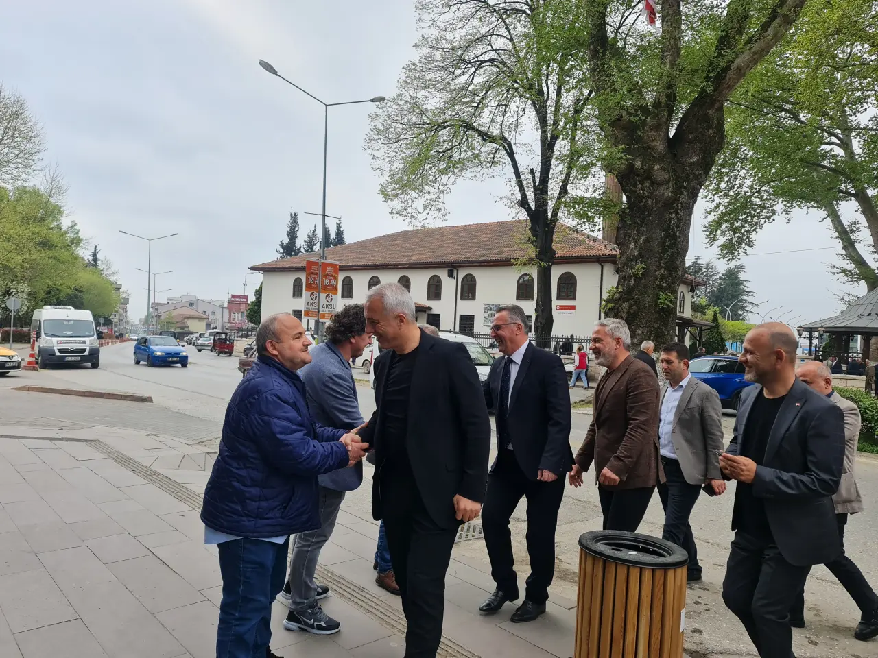 Haber: Namlı ve Babaoğlu esnaf ve vatandaşla bayramlaştı - Galeri-4