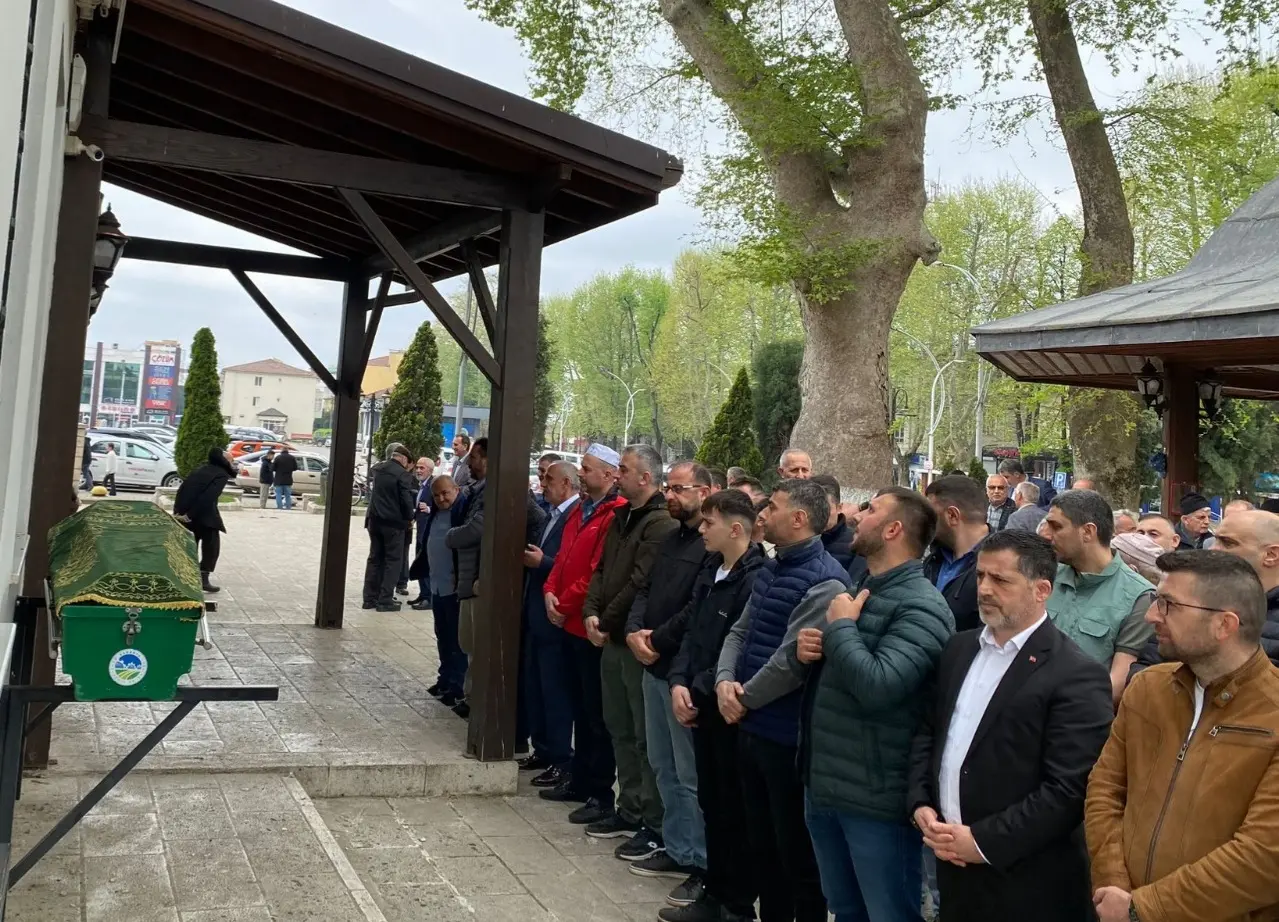 Haber: Suat Orgun Dualarla Defnedildi - Öne Çıkan