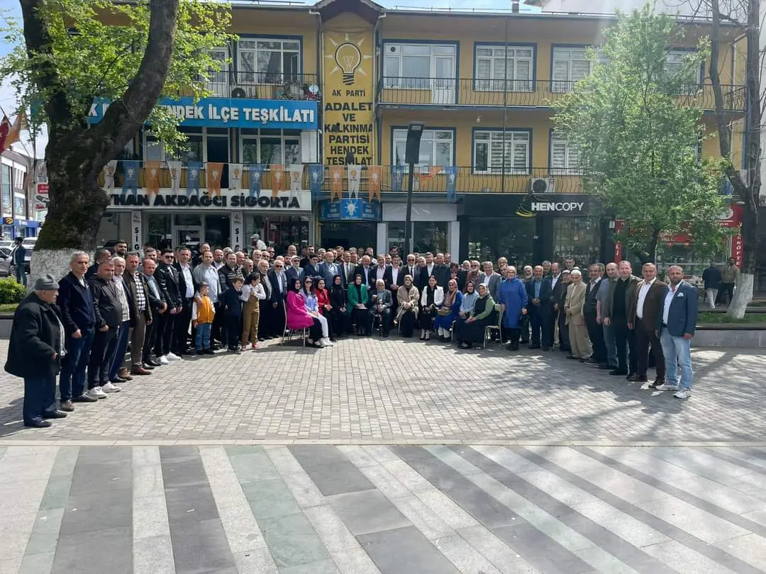 Haber: Ak Parti Bayramlaşma Programına Yoğun Katılım - Öne Çıkan