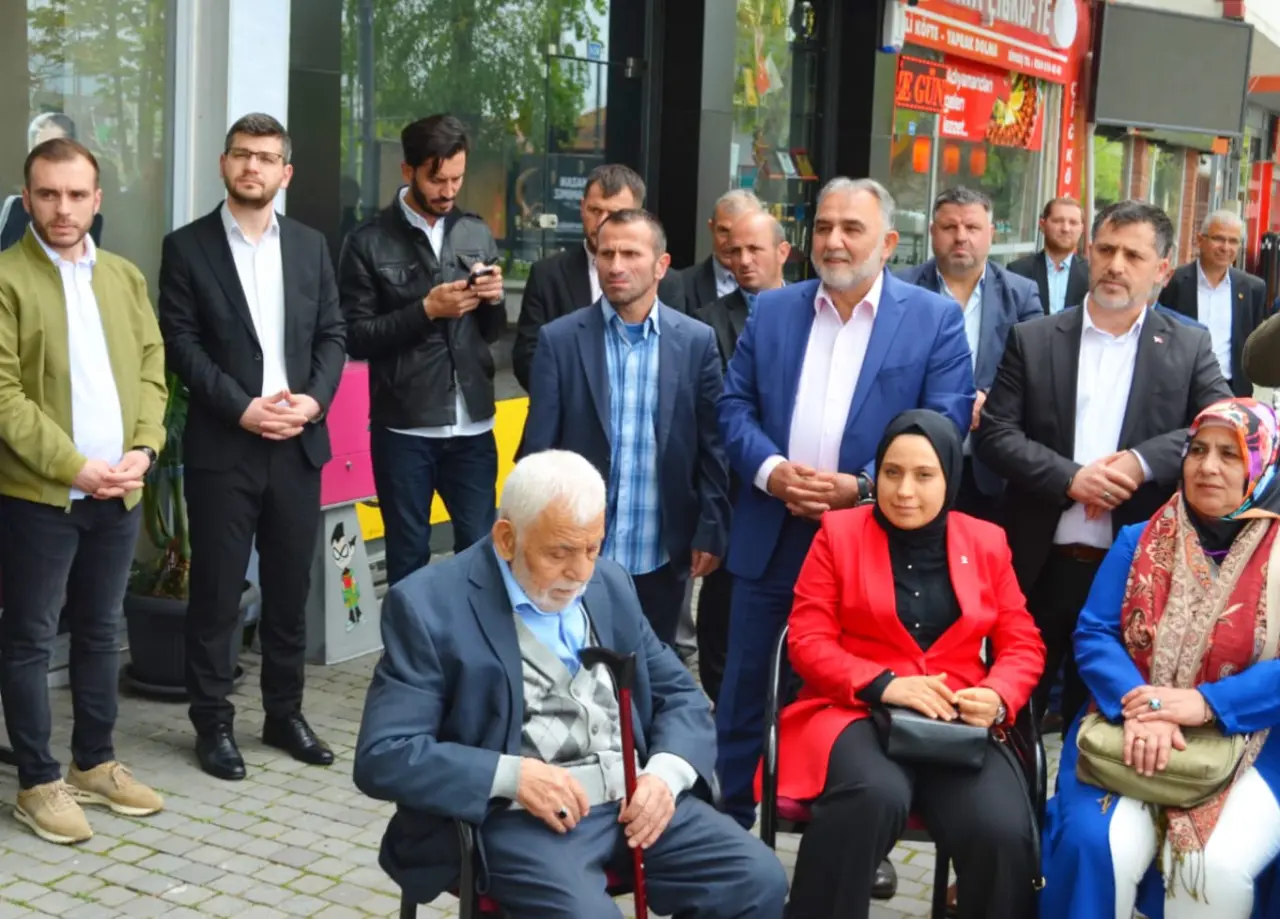 Haber: Ak Parti Bayramlaşma Programına Yoğun Katılım - Galeri-6
