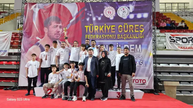 Hendek Olimpik Spor Kulübü güreş takımı Türkiye Şampiyonu 