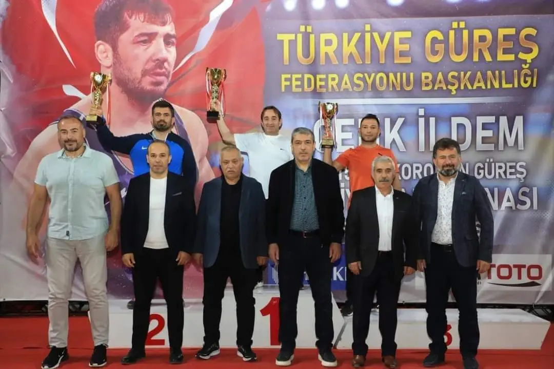 Haber: Hendek Olimpik Spor Kulübü güreş takımı Türkiye Şampiyonu  - Galeri-1