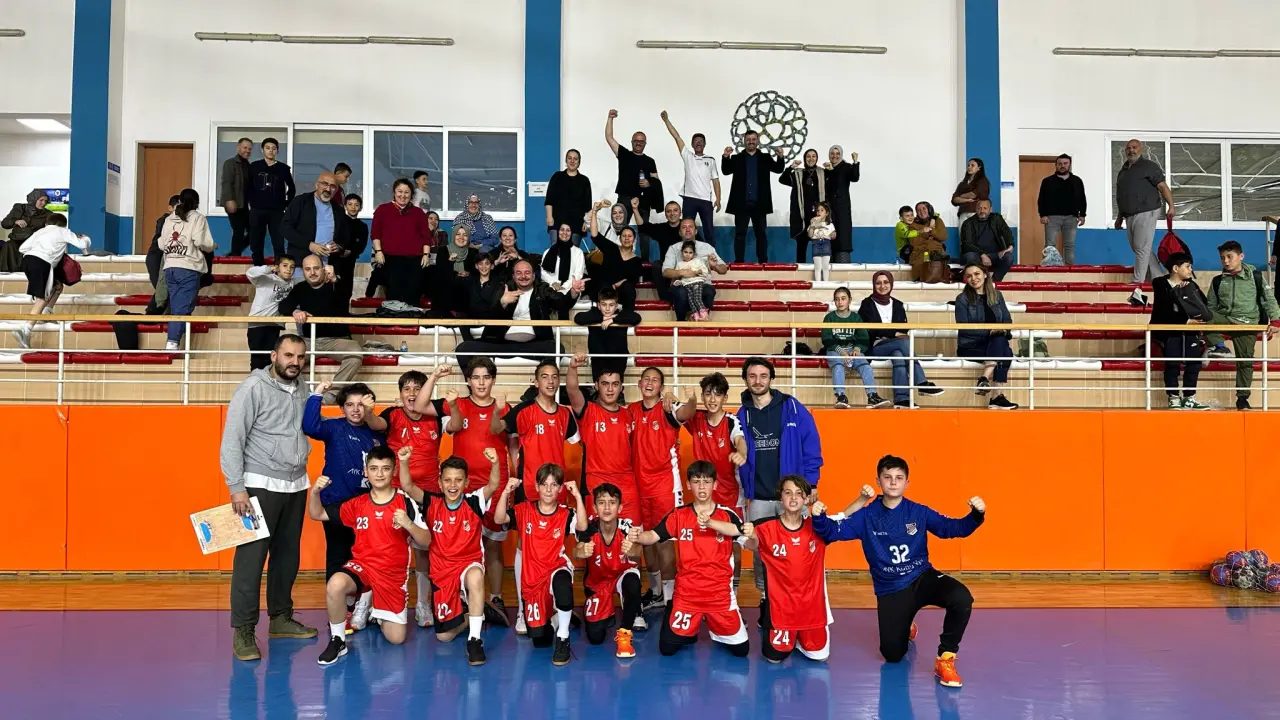 Haber: 1954 Hendekspor Kulübü A takımı ikide iki yaptı - Öne Çıkan