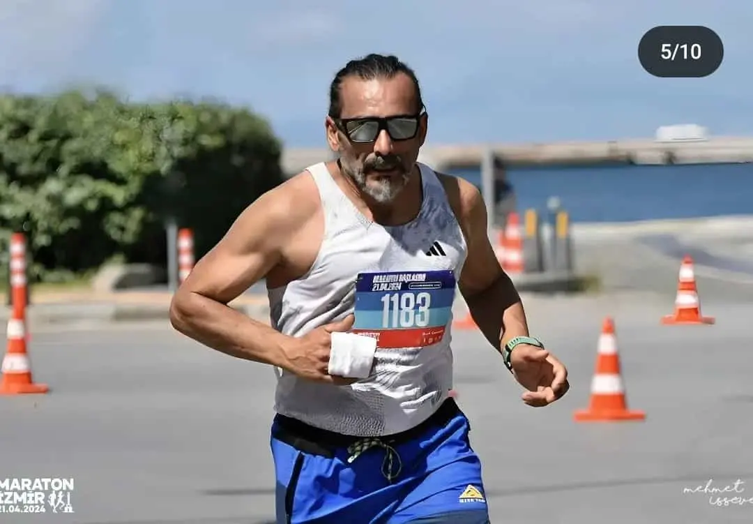 Haber: Maratonda bir ilk İzmir'de üçüncülük Zafer'in  - Öne Çıkan
