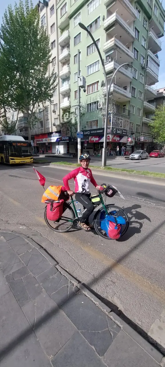 Haber: Şehit Emniyet Müdürü Gaffar Okkan için 1250 kilometre pedal çevirecek - Galeri-1