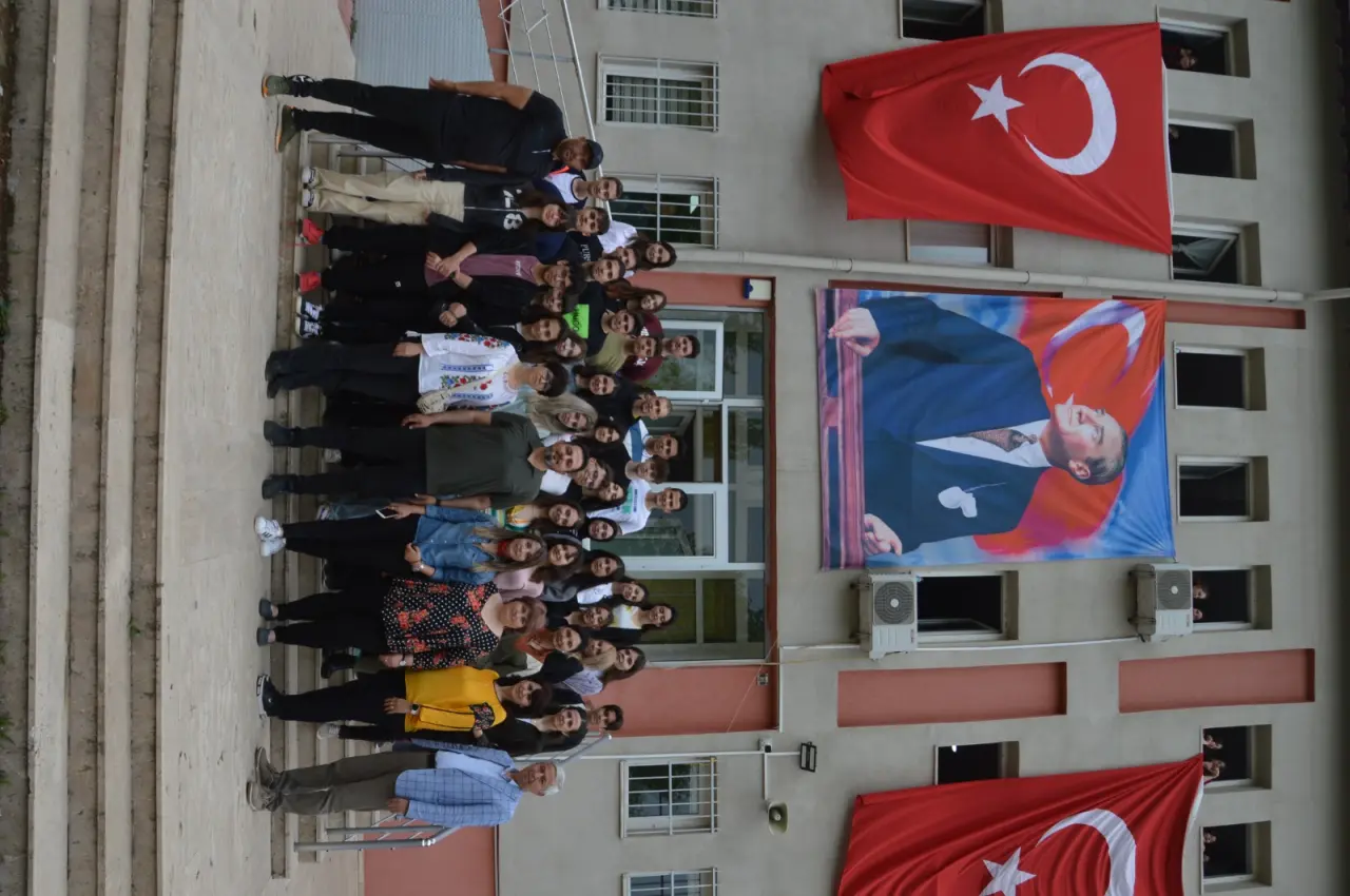 Haber: Yabancı öğrenciler  ebru sanatı ile tanıştı   - Galeri-2