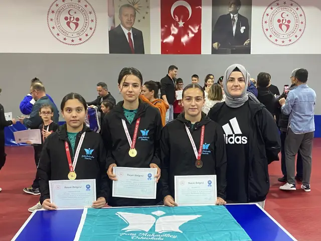 Şehit Mahmutbey Masa Tenisi şampiyonu 