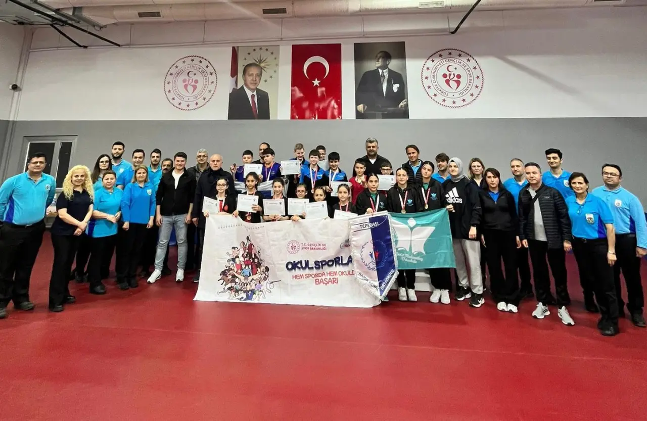 Haber: Şehit Mahmutbey Masa Tenisi şampiyonu  - Galeri-1