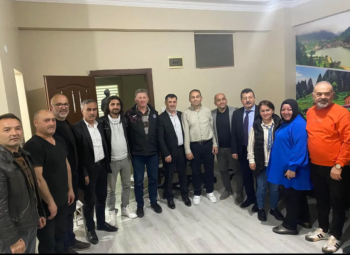 Haber: Hendek Karadenizliler Derneği İlçe Basını İle Buluştu - Öne Çıkan