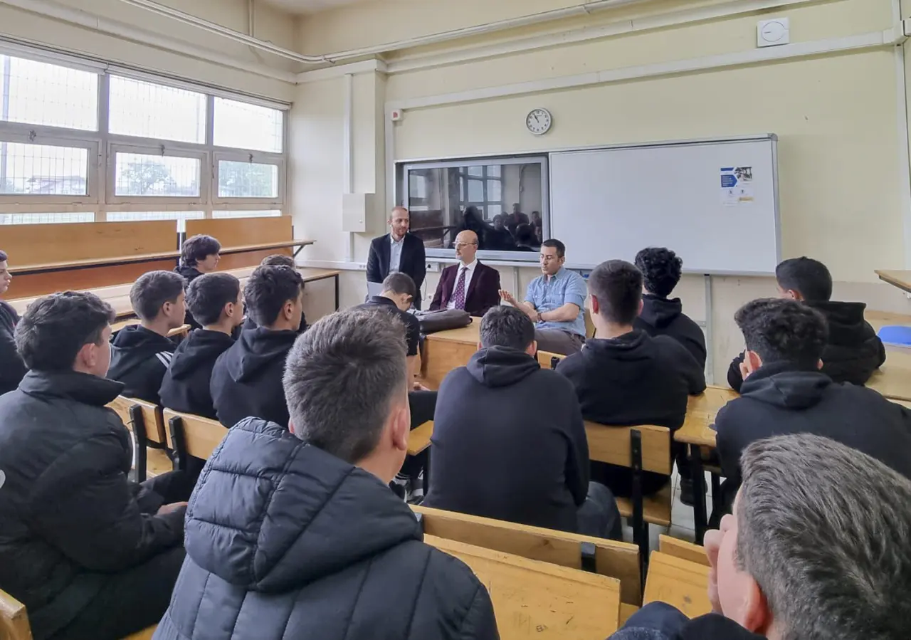 Haber: Lise öğrencilerine üniversite ve kariyer tavsiyeleri - Öne Çıkan