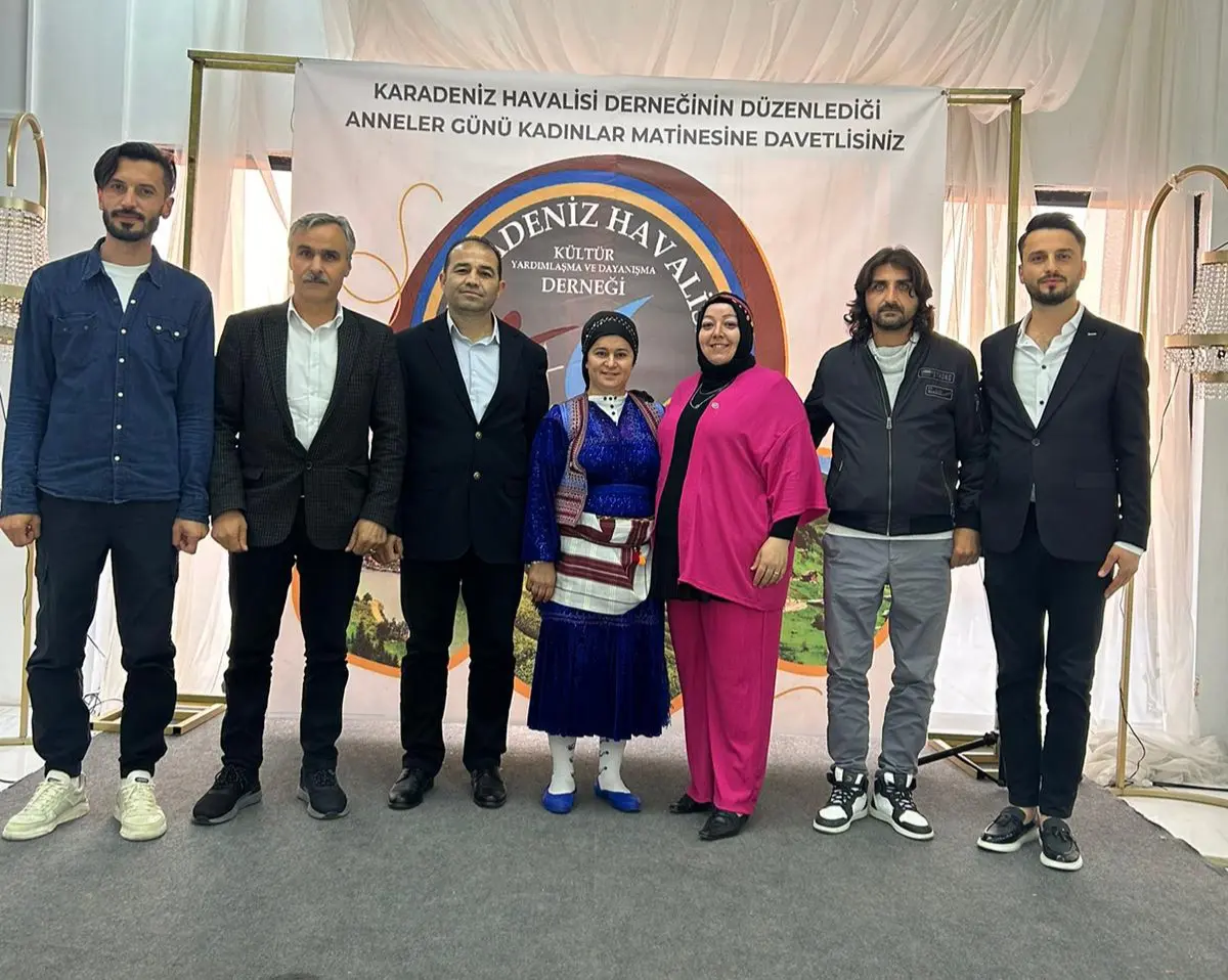 Haber: Karadenizliler Derneğinden Annelere özel program  - Öne Çıkan