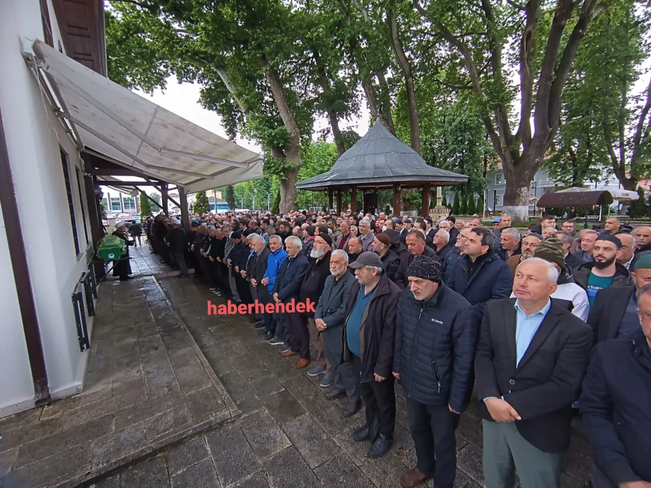 Haber: Ziyafettin Yarıcı Dualarla Son Yolculuğuna uğurlandı  - Öne Çıkan