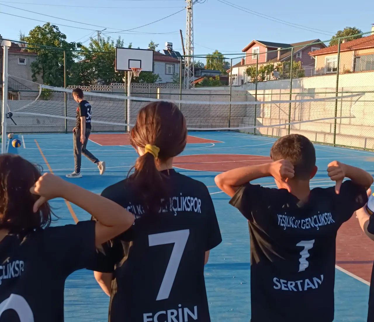 Haber: Engin Varlıca’dan Çocukları Sevindiren Jest - Galeri-1