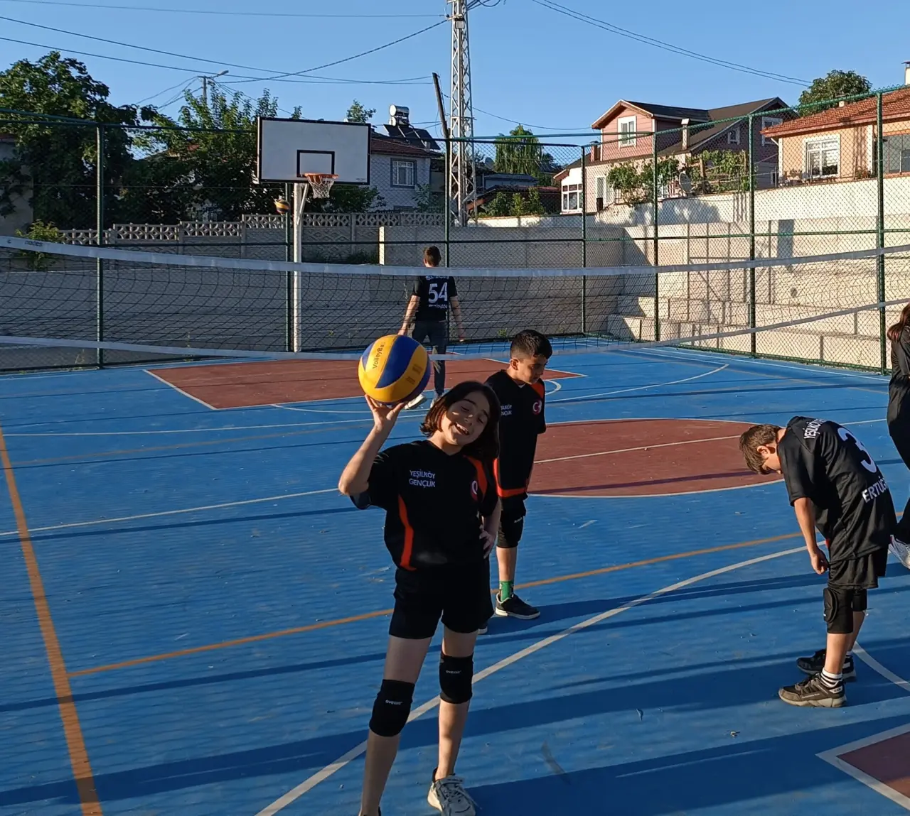 Haber: Engin Varlıca’dan Çocukları Sevindiren Jest - Galeri-2