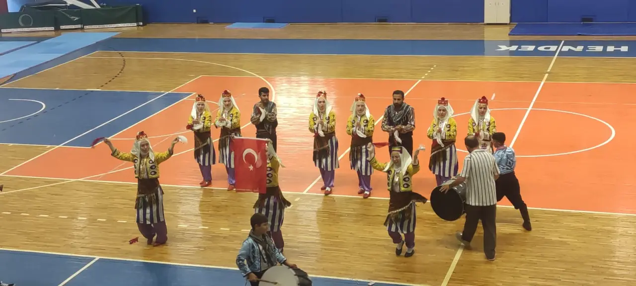 Haber: 19 MAYIS HENDEK´TE COŞKUYLA KUTLANDI - Galeri-3