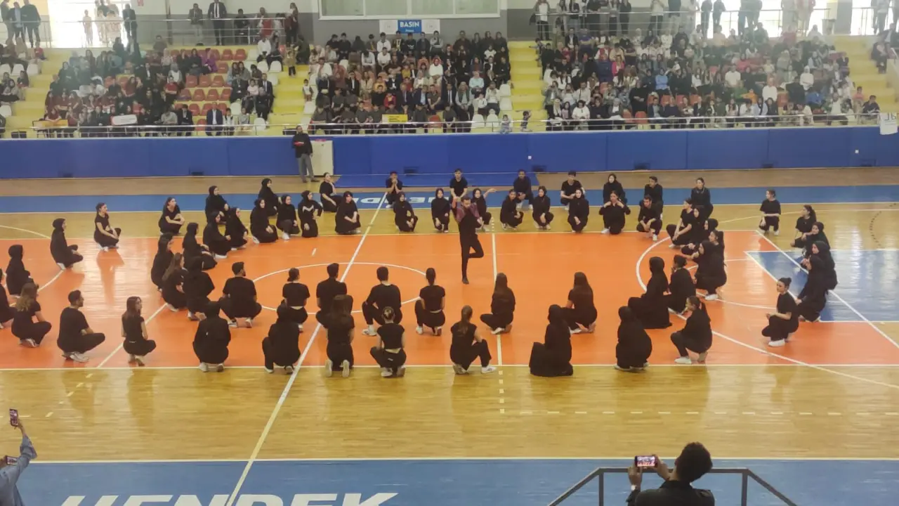 Haber: 19 MAYIS HENDEK´TE COŞKUYLA KUTLANDI - Galeri-2