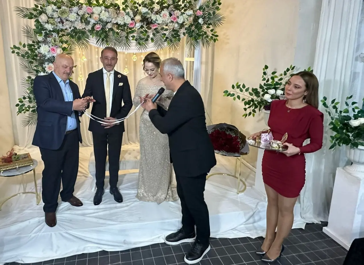 Haber: Duygu ile Sedat evlilik yolunda ilk adımı attı - Galeri-1