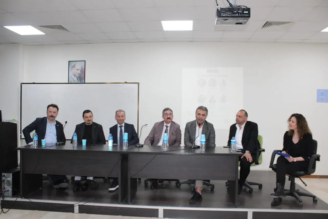 Haber: SATSO 12. Meslek Komitesi Sakarya Üniversitesi Öğrencileriyle Söyleşide Buluştu - Öne Çıkan