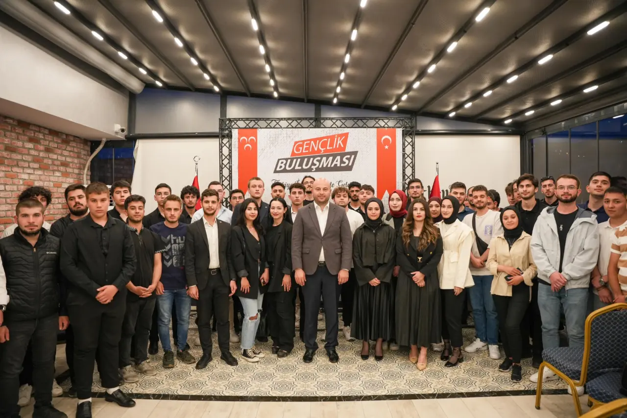 Haber: MHP İL BAŞKANI GENÇLERLE BULUŞTU - Öne Çıkan