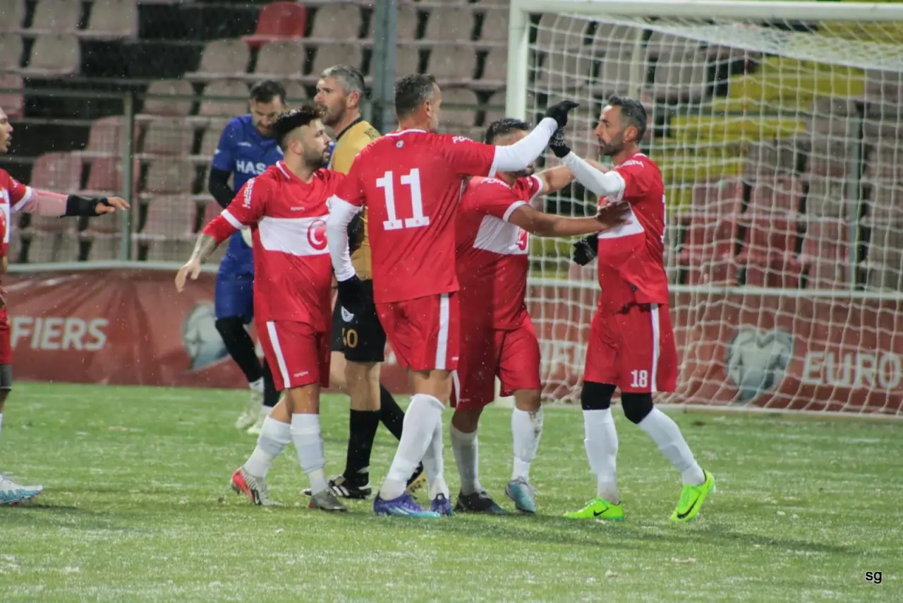 Haber: Soylu Futbol  Kariyerini Noktaladı - Galeri-5