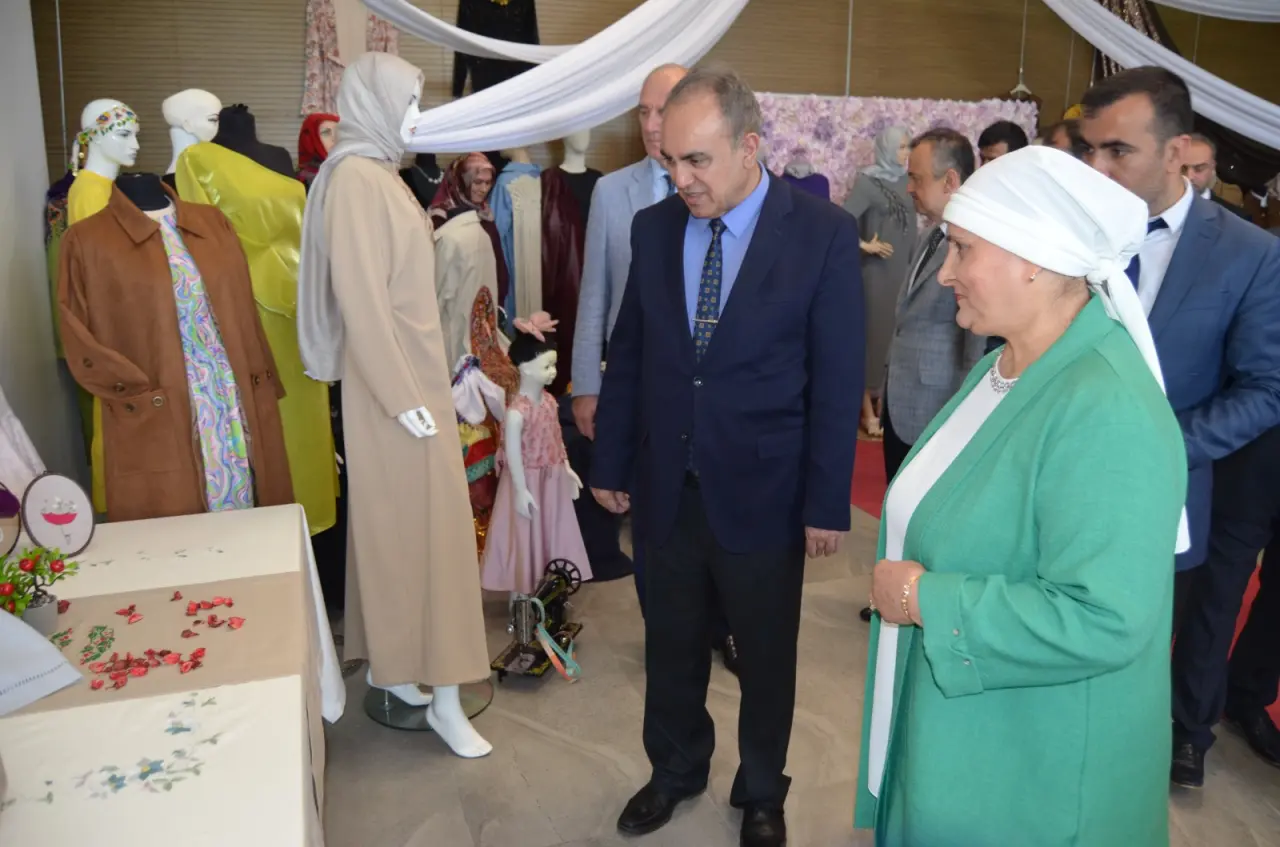 Haber: El emeği göz nuru ürünlerini sergilediler  - Galeri-7