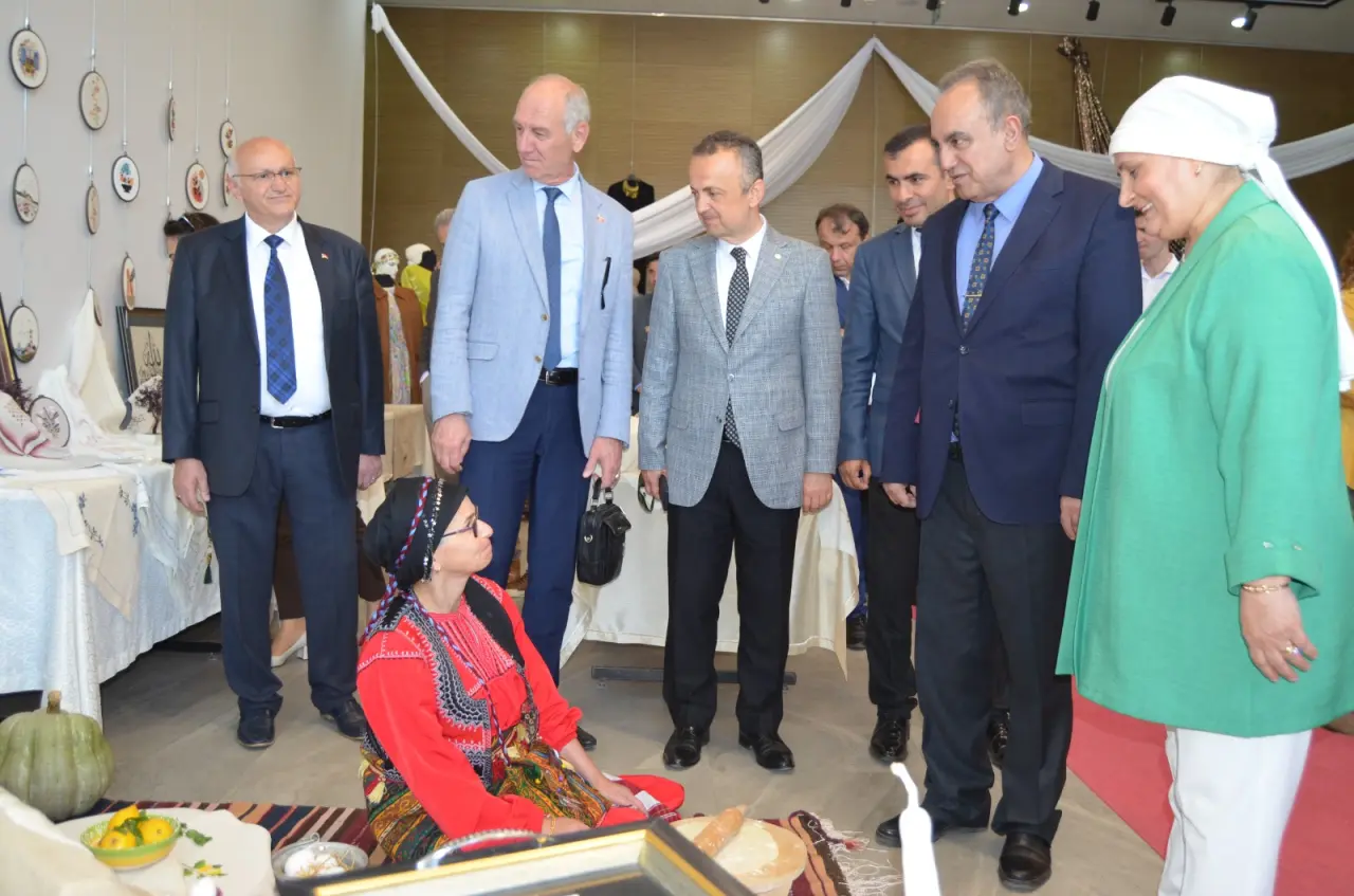 Haber: El emeği göz nuru ürünlerini sergilediler  - Galeri-5