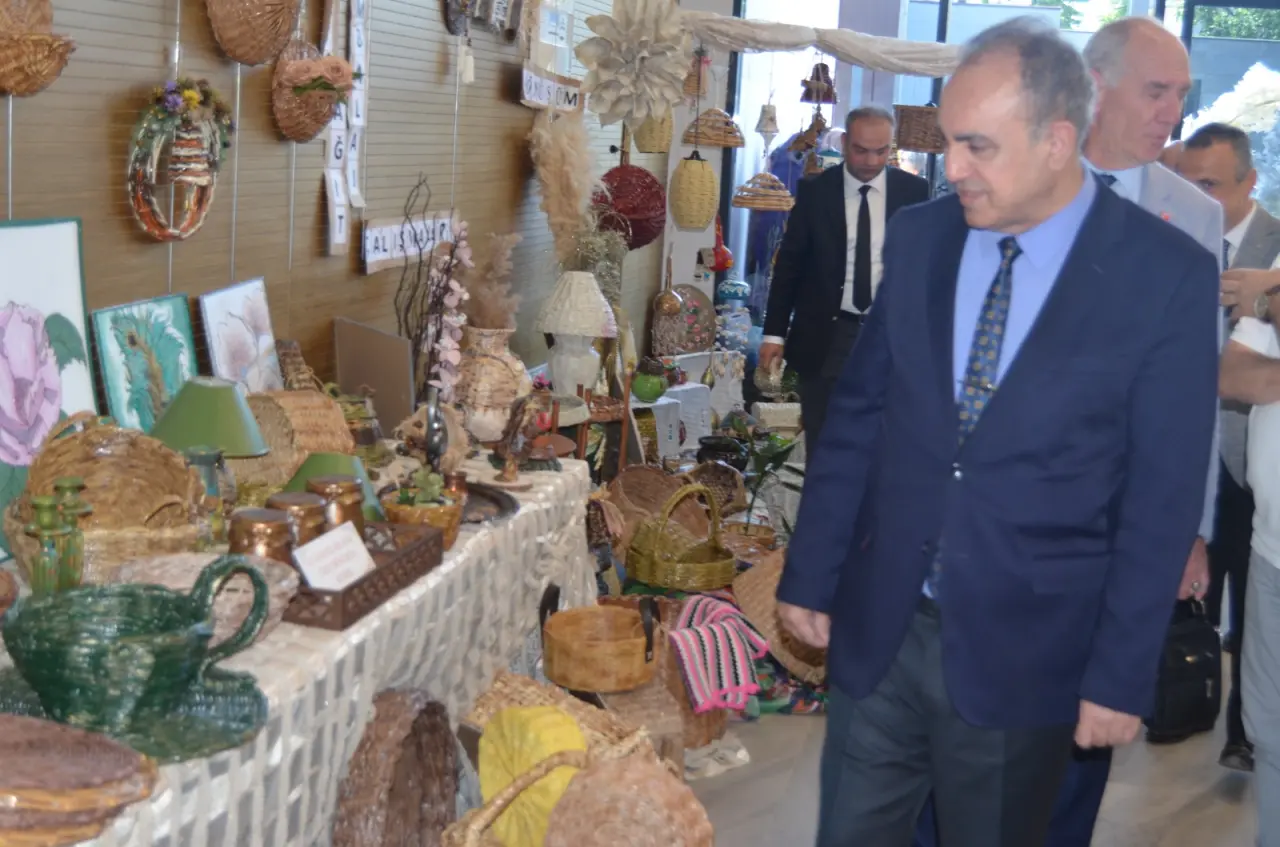 Haber: El emeği göz nuru ürünlerini sergilediler  - Galeri-2