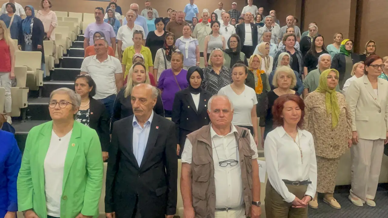 Haber: CHP'de Emine Yazıcıtunç Güven Tazeledi - Galeri-5