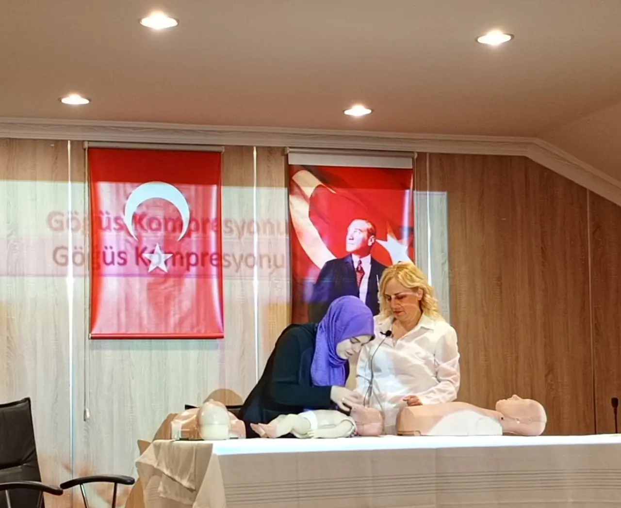 Haber: HAYATA BİLGİYLE  DOKUNMAK YAŞAM KURTARIR  - Galeri-1