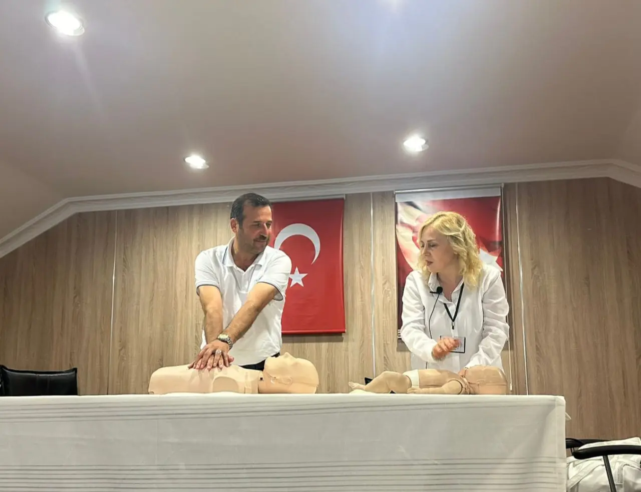 Haber: HAYATA BİLGİYLE  DOKUNMAK YAŞAM KURTARIR  - Galeri-2