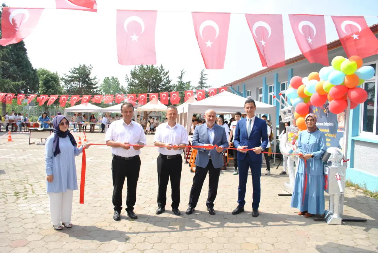 Haber: Atikehanım Ortaokulundan Bilim, Teknoloji, Sanat ve Kültür şenliği - Galeri-11