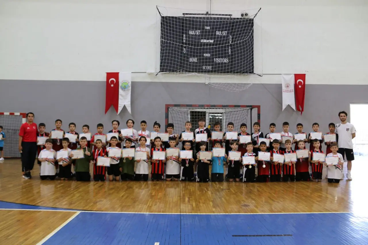 Haber: HENDEK’TE HENTBOL ŞÖLENİ - Öne Çıkan