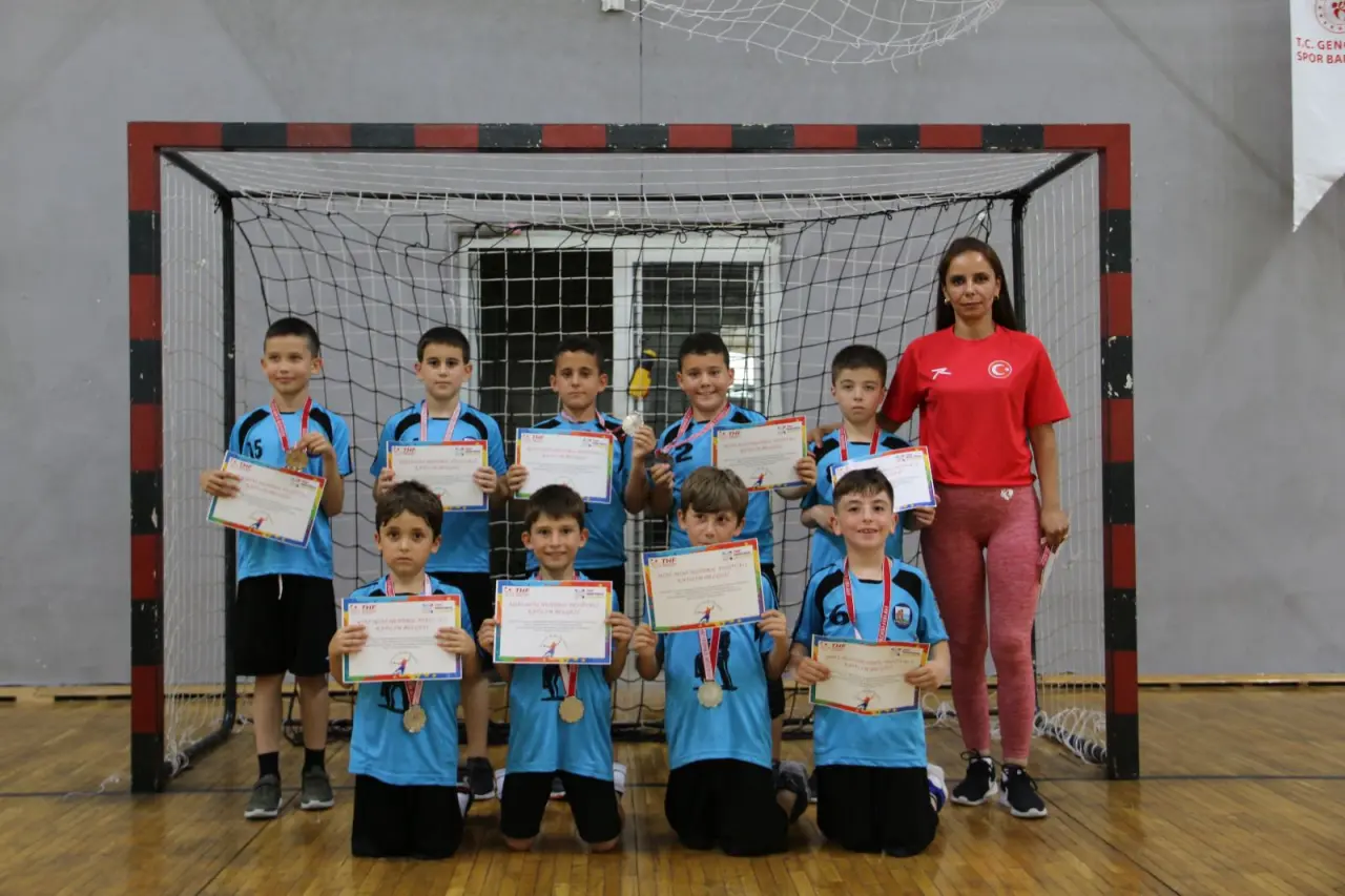 Haber: HENDEK’TE HENTBOL ŞÖLENİ - Galeri-8