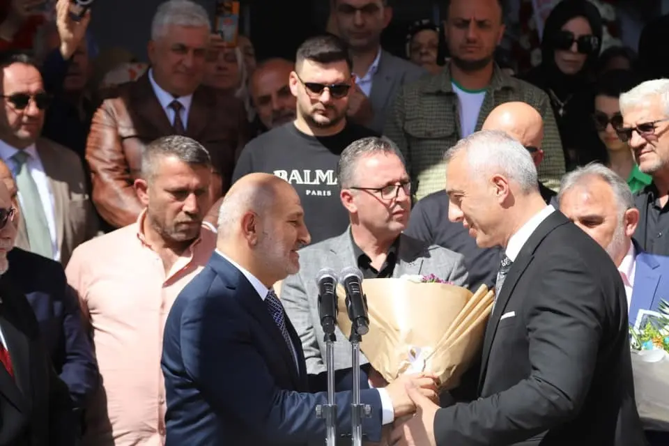 Haber: TOPÇU; YUNUS TEVER ALİ İNCİ'YE PLAKET VERSİN - Öne Çıkan