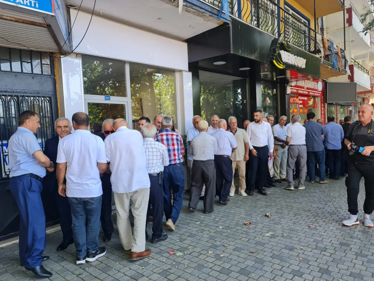 Haber: AK PARTİ HENDEK BAYRAMLAŞTI - Galeri-2