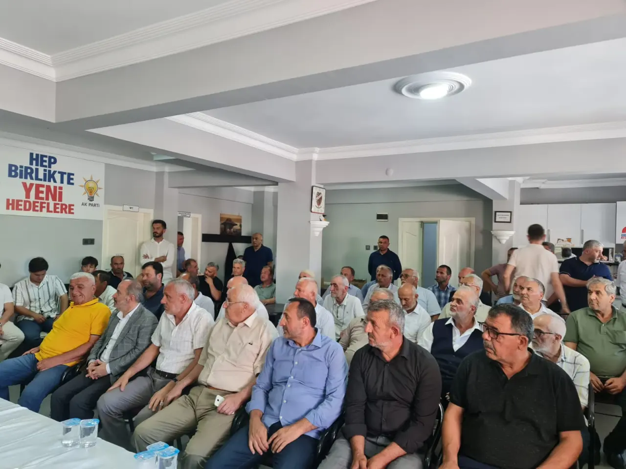 Haber: AK PARTİ HENDEK BAYRAMLAŞTI - Galeri-3