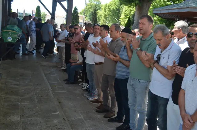 Dualarla son yolculuğuna uğurlandı 