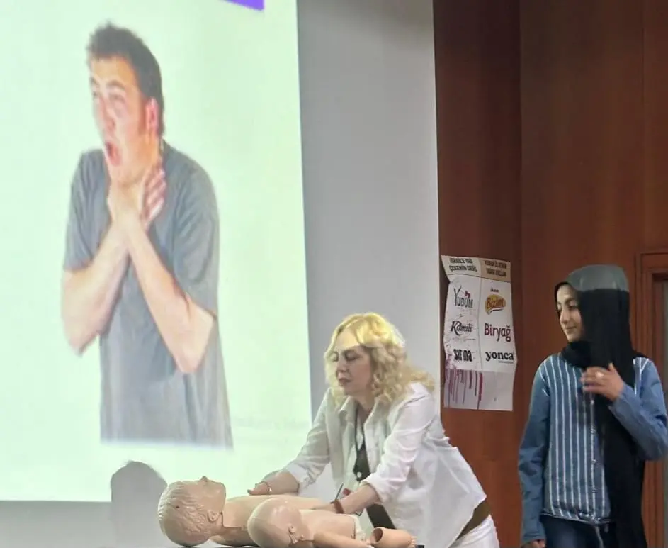 Haber: HENDEK GENÇLİK MERKEZİNDE HAYAT KURTARAN EĞİTİMLER - Galeri-1