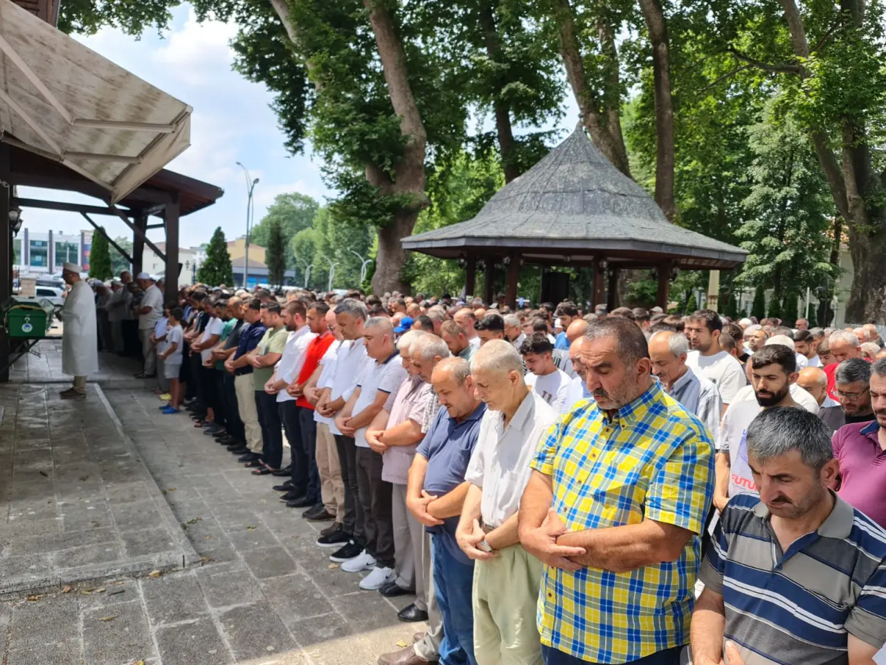 Haber: Karaaslan,son yolculuğuna uğurlandı - Öne Çıkan