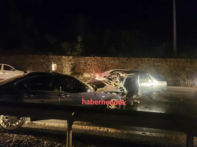 İki Otomobil Çarpıştı, dört yaralı 