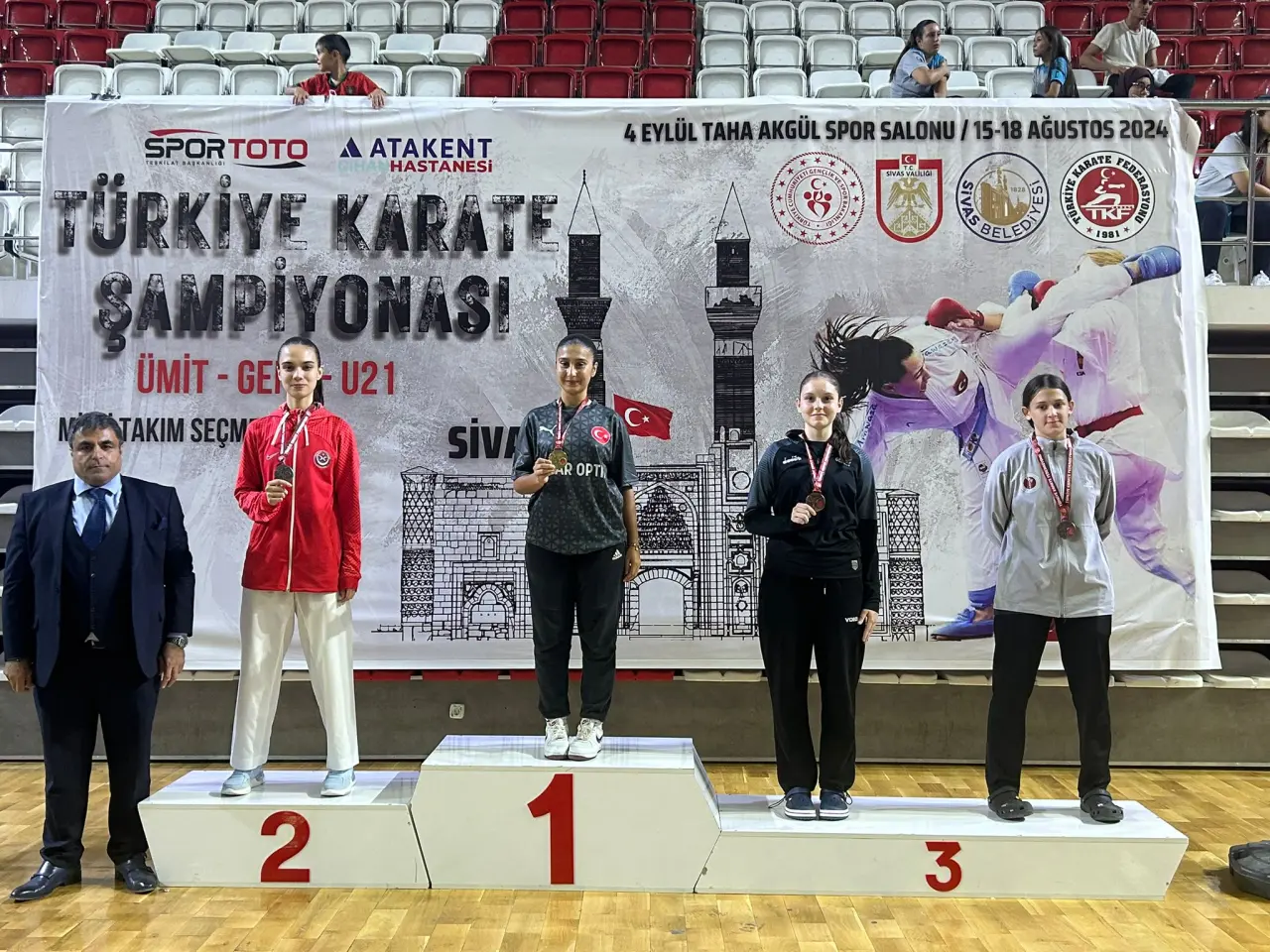 Haber: Hendekli Karatecilerden 6 madalya - Galeri-6