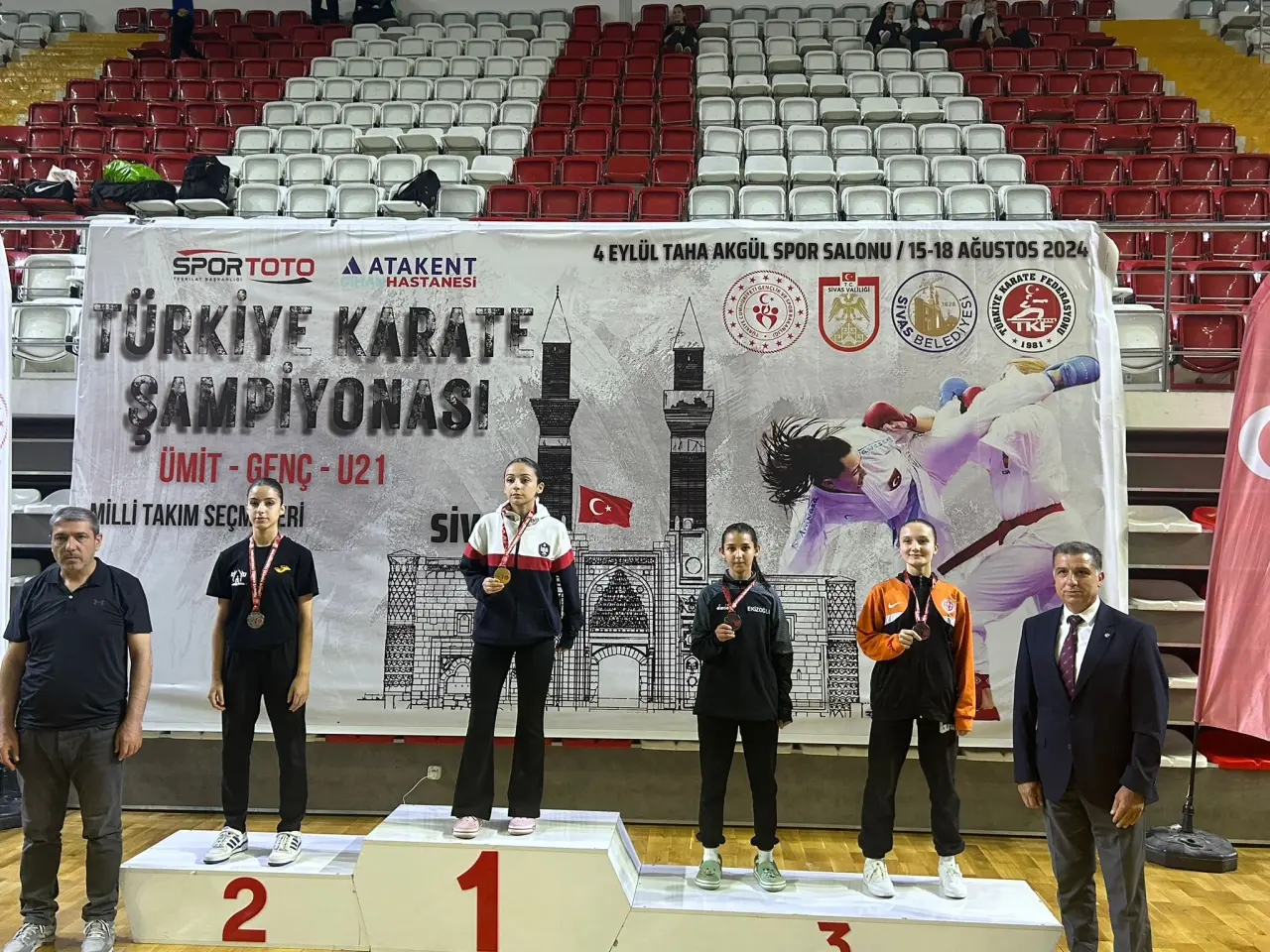 Haber: Hendekli Karatecilerden 6 madalya - Galeri-7
