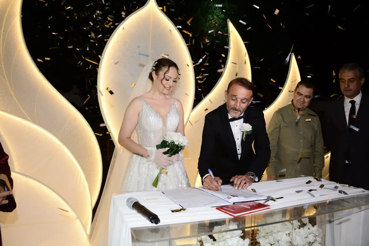 Haber: Duygu ile Sedat’tan Ömürlük İmza - Galeri-1