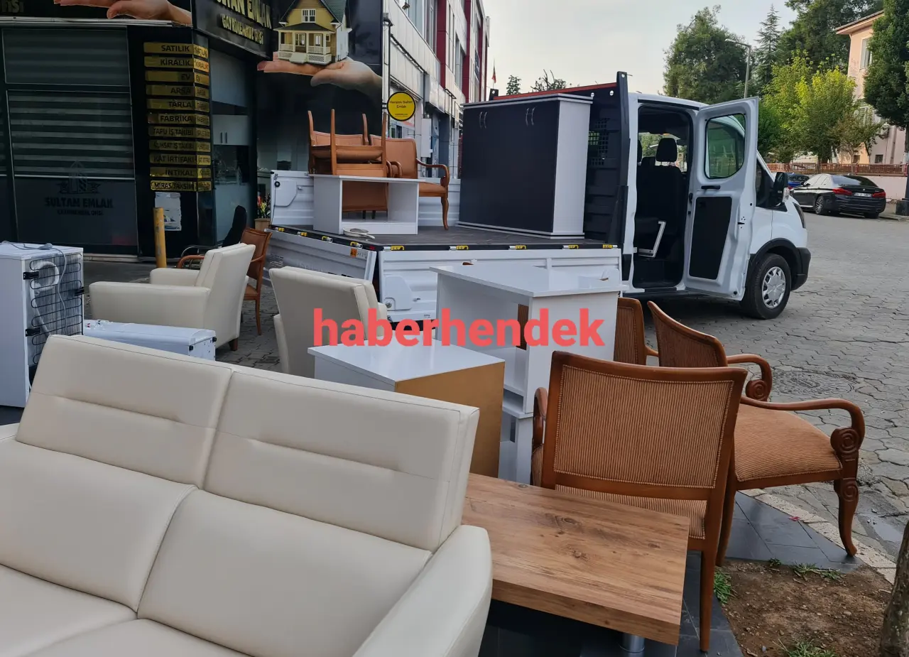 Haber: Alacaklarını tahsil edemeyince belediyedeki eşyalar haczedildi  - Galeri-1