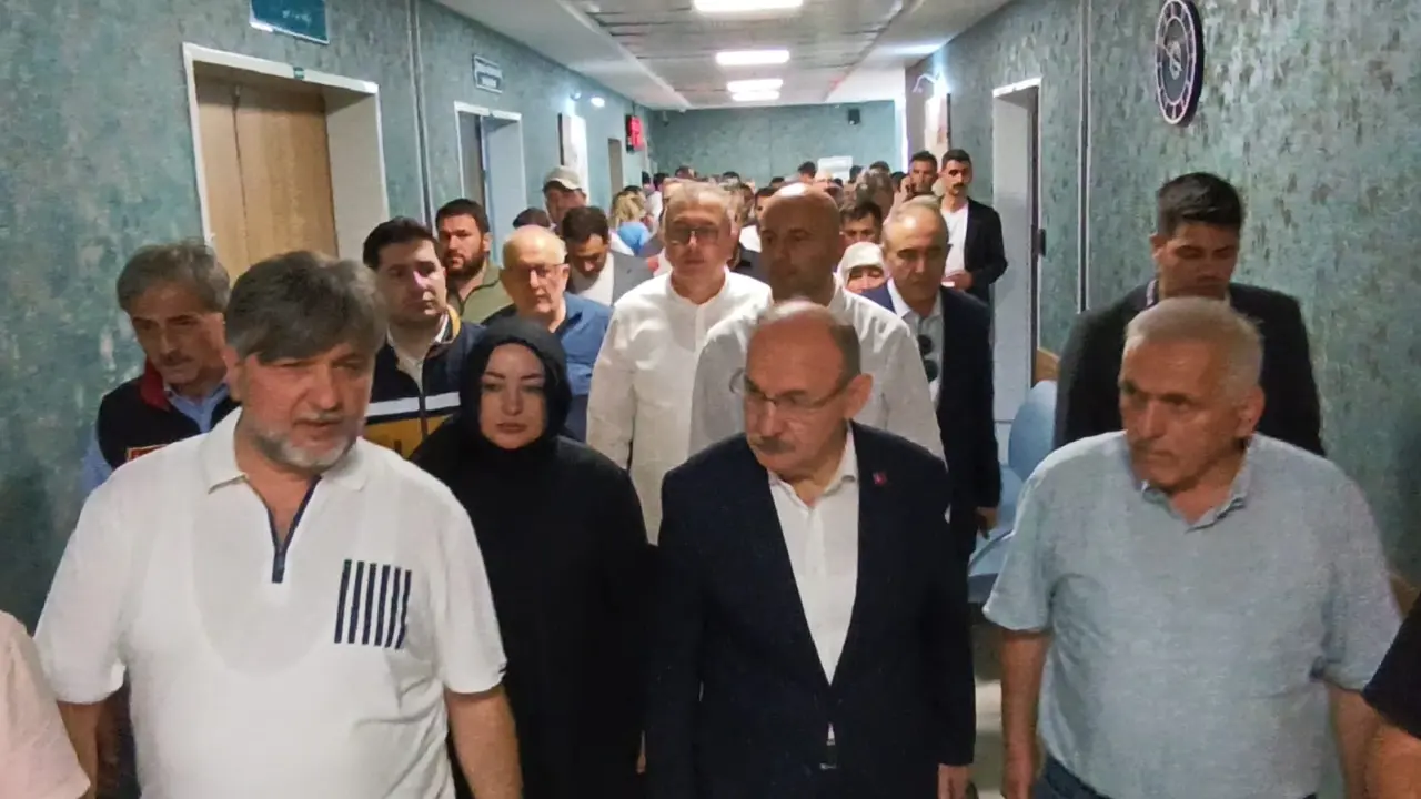 Haber: Vali Karadeniz Patlamada Yaralanan İşçileri Ziyaret Etti - Öne Çıkan
